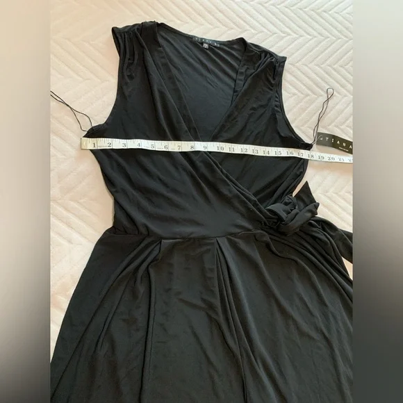 NWT Trina B Black V-Neck Sleeveless Wrap Wide-Leg Jumpsuit Size L Minimalist - Picture 3 of 8